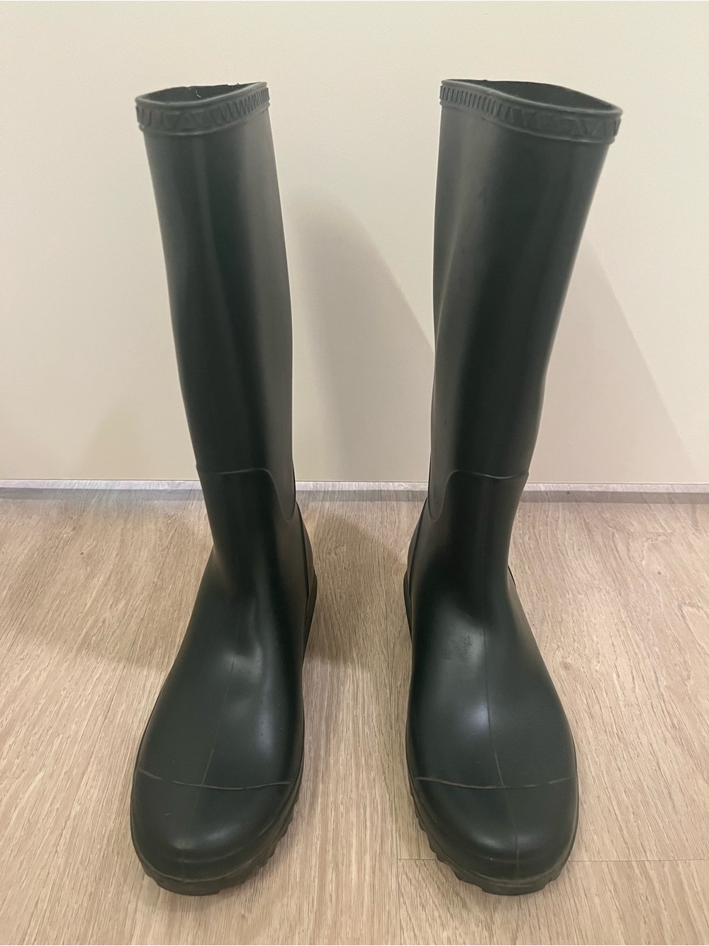 UGG Tall Dark Green Rubber Rain Boots - Size 7